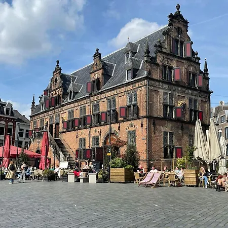 Stadsappartement Valkhof 아파트