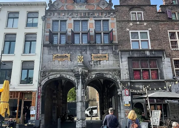 Stadsappartement Valkhof شقة